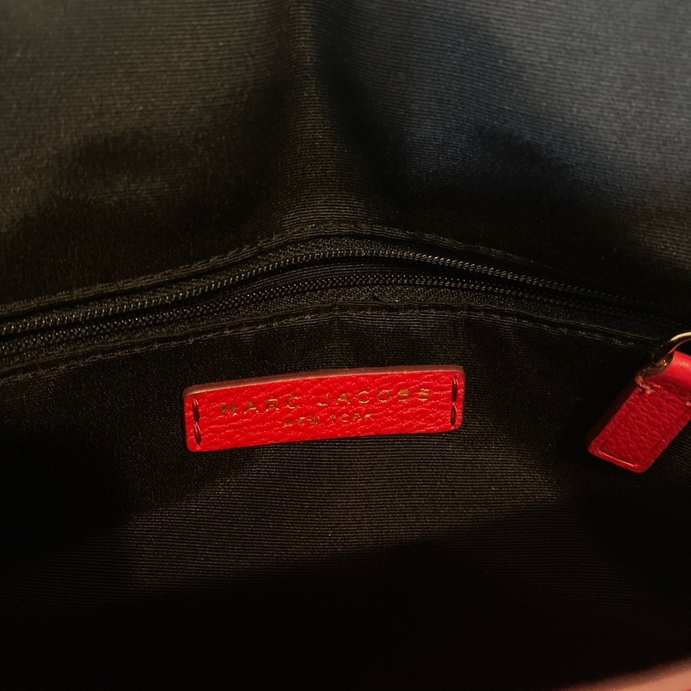 Marc Jacobs Large Empire City Cross-Body - Picture 8 of 9